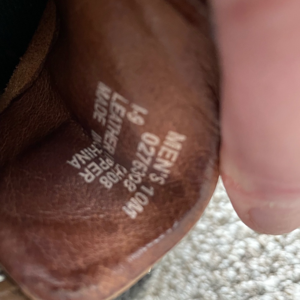 Men’s Sperrys size 10